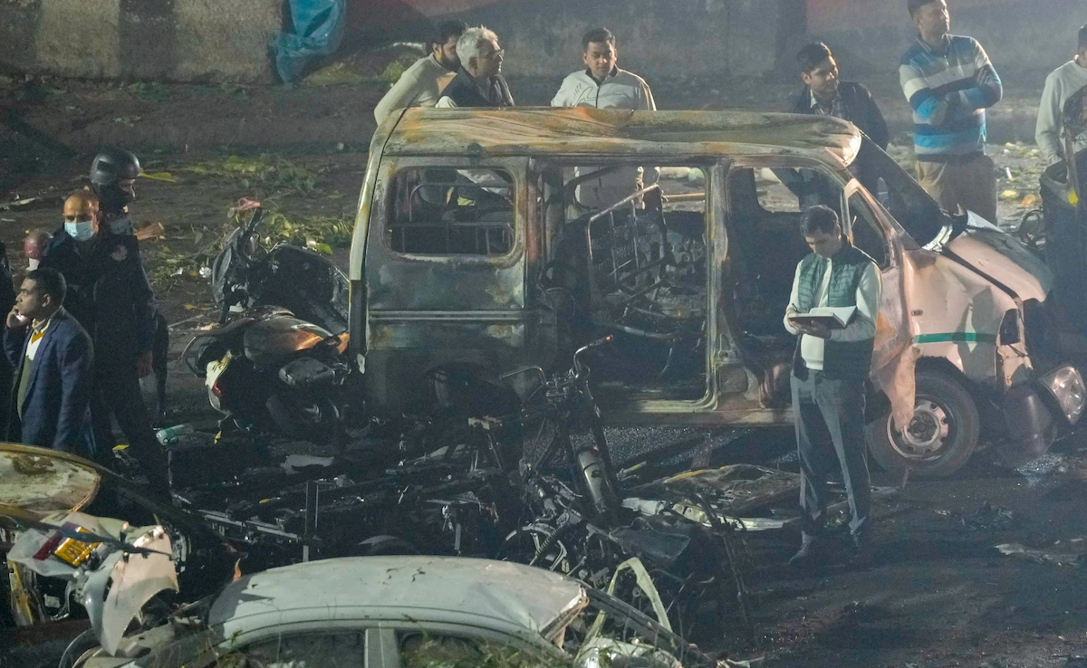 Cabinet calls Delhi blast a terror act, reiterates zero tolerance policy