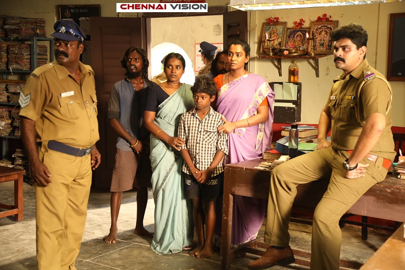 ‘தி கிராண்ட் மாஸ்டர்’… கவனம் ஈர்க்கும் ஃபர்ஸ்ட் லுக் வெளியீடு!