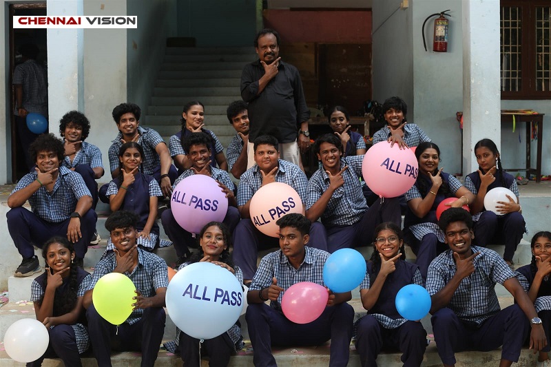 அக்டோபர் 9- ம் தேதி திரையரங்குகளில்  வெளியாகும்    “ஆல் பாஸ்”